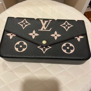 LV Felice Pochette bicolor